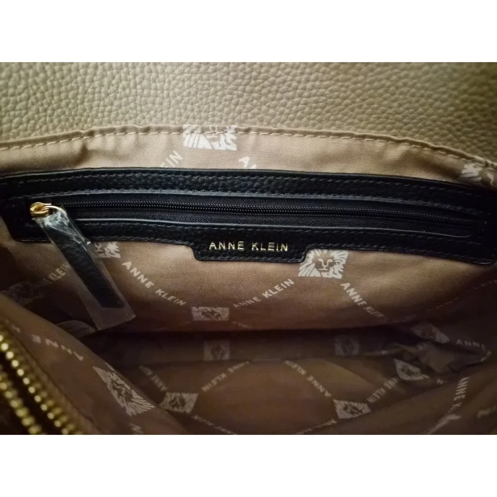 NWOT Anne Klein Handbag with‎ Keychain and Eyeglass case
